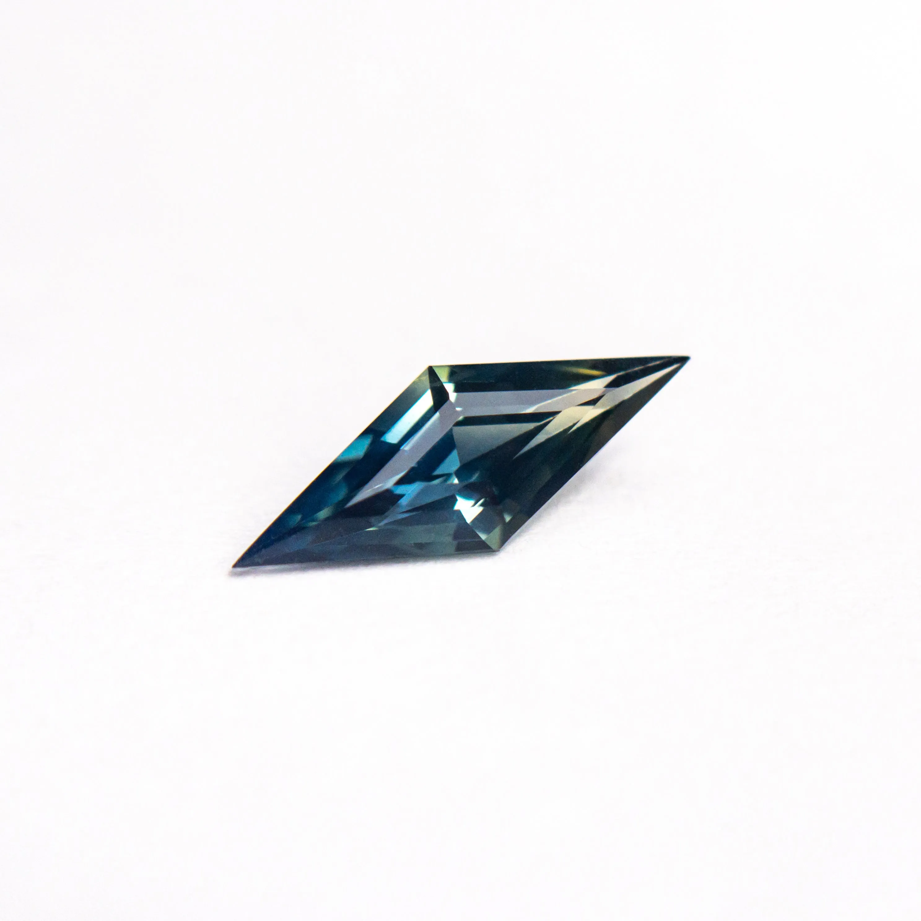 0.48ct 10.26x3.91x2.50mm Lozenge Step Cut Sapphire 25197-09