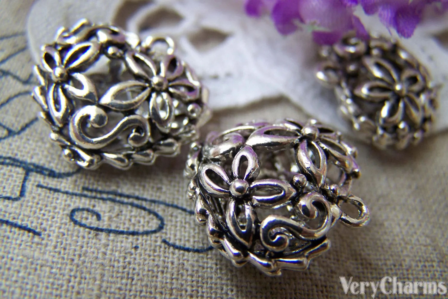 10 pcs of Antique Silver 3D Filigree Flower Heart Pendants 18x20mm A910