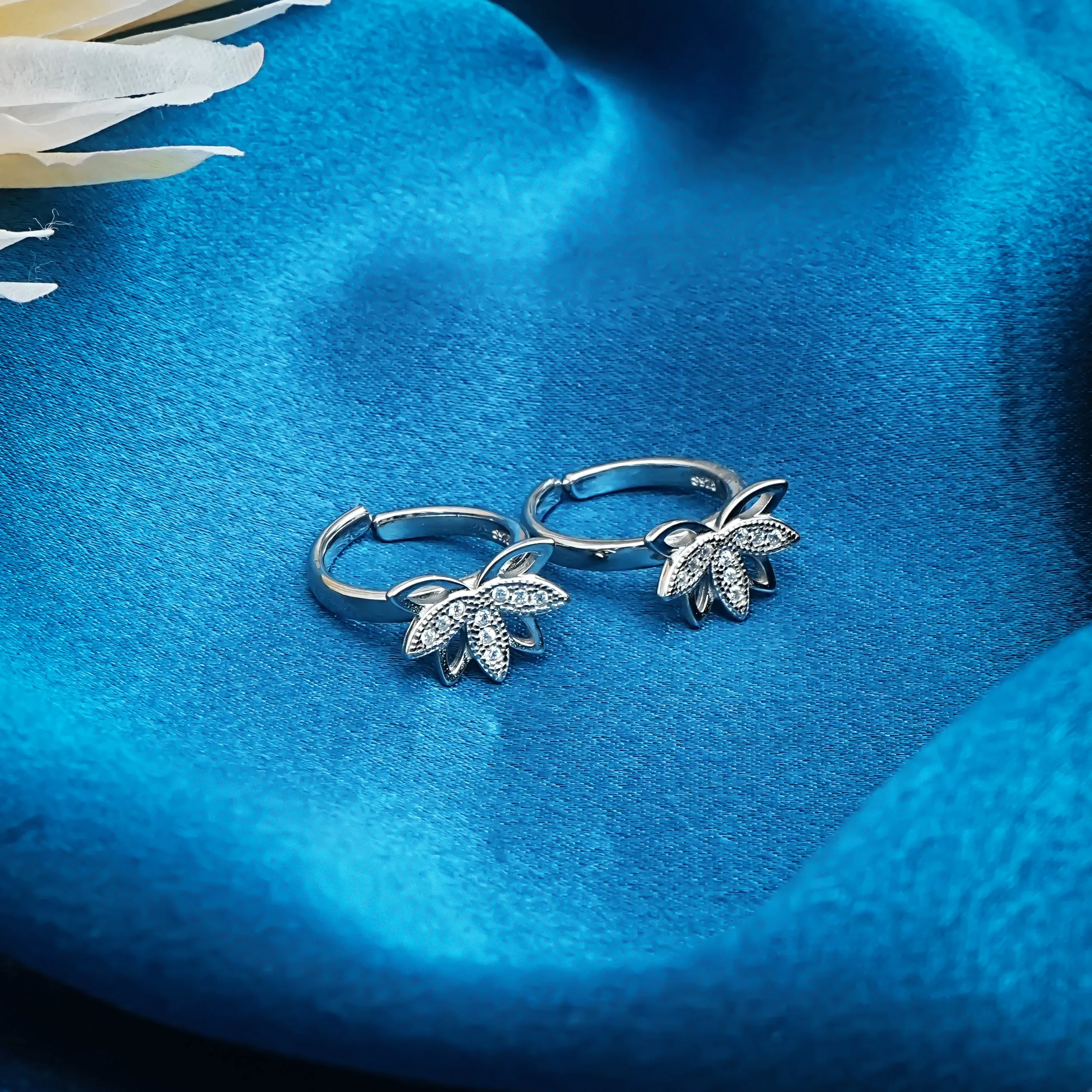 Butterfly and Leaf Deisgn Silver Toe Ring For Girls