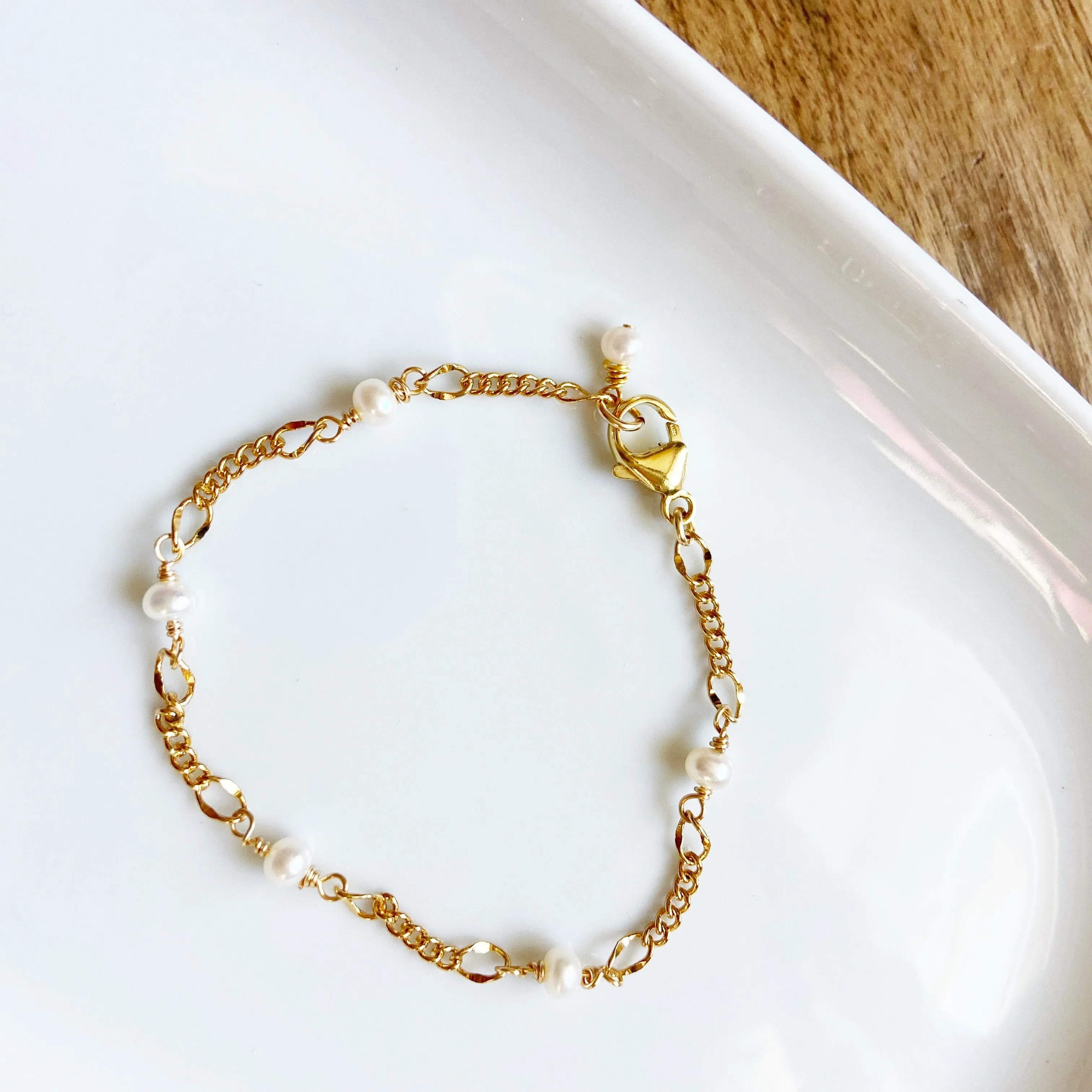 Discover - Pearl Segmented Chain Bracelet in Gold