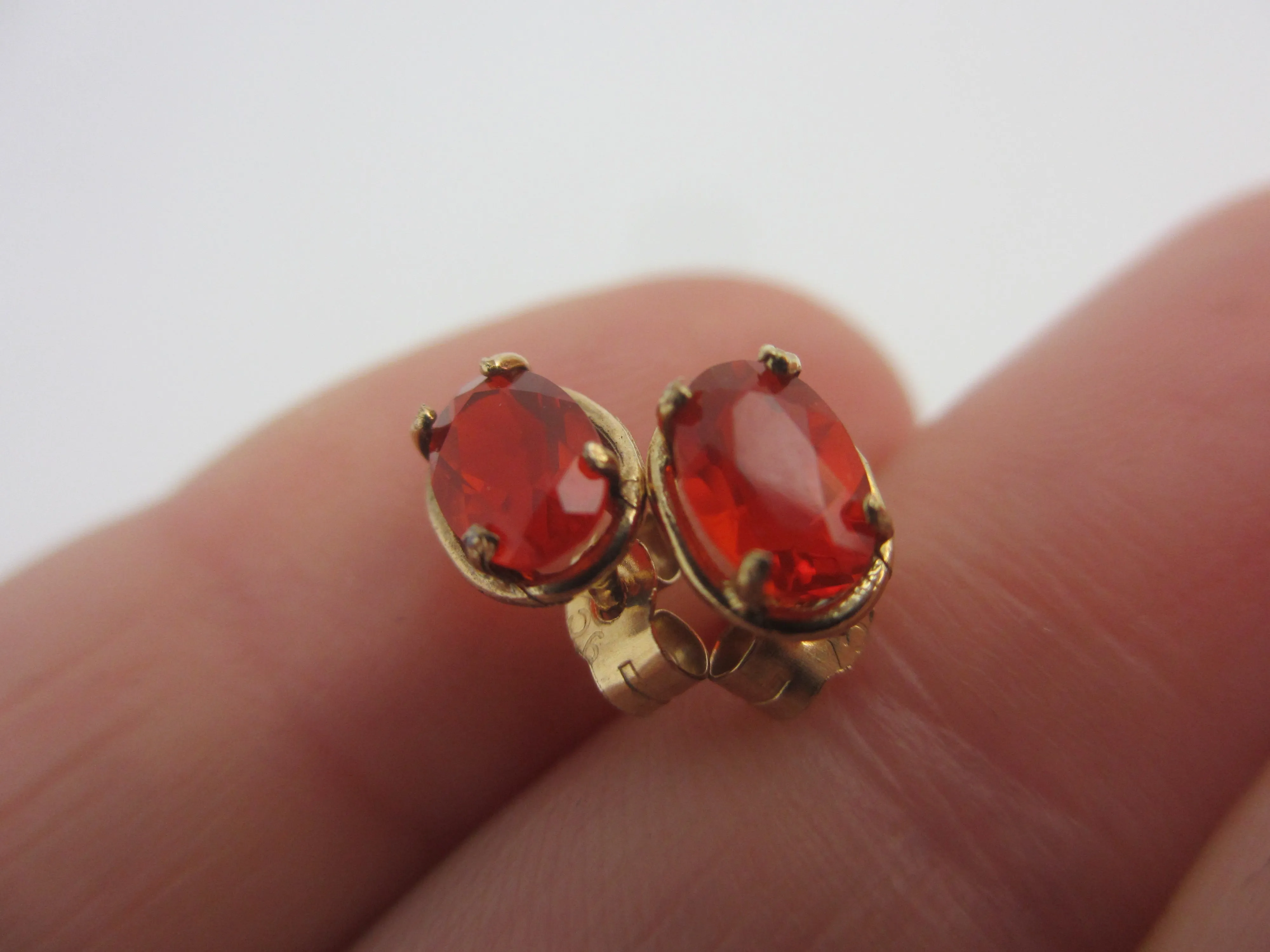 Fire Opal 9k Gold Stud Earrings Vintage c1980