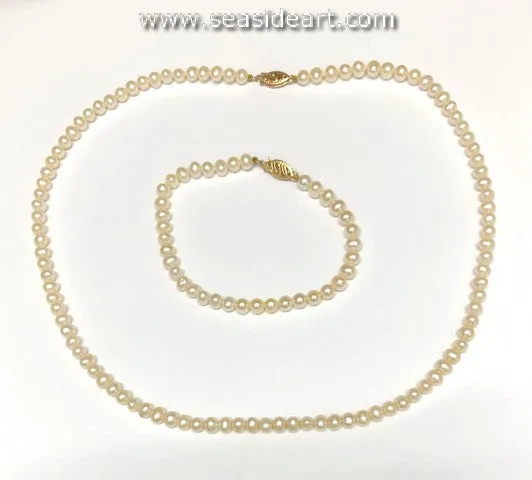 Freshwater Cultured Pearl Necklace and Bracelet Set