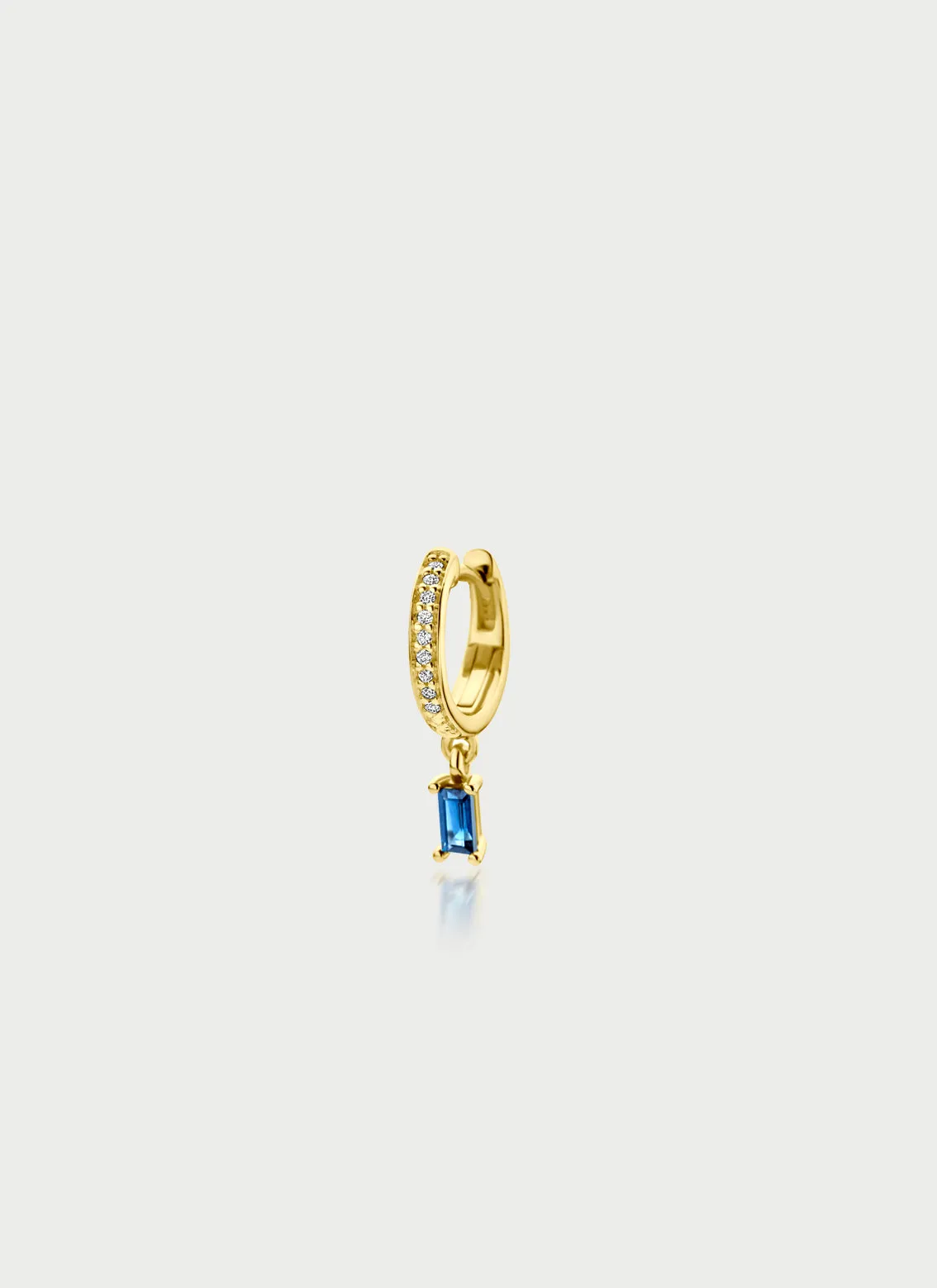 Piper diamond sapphire single huggie 14k gold