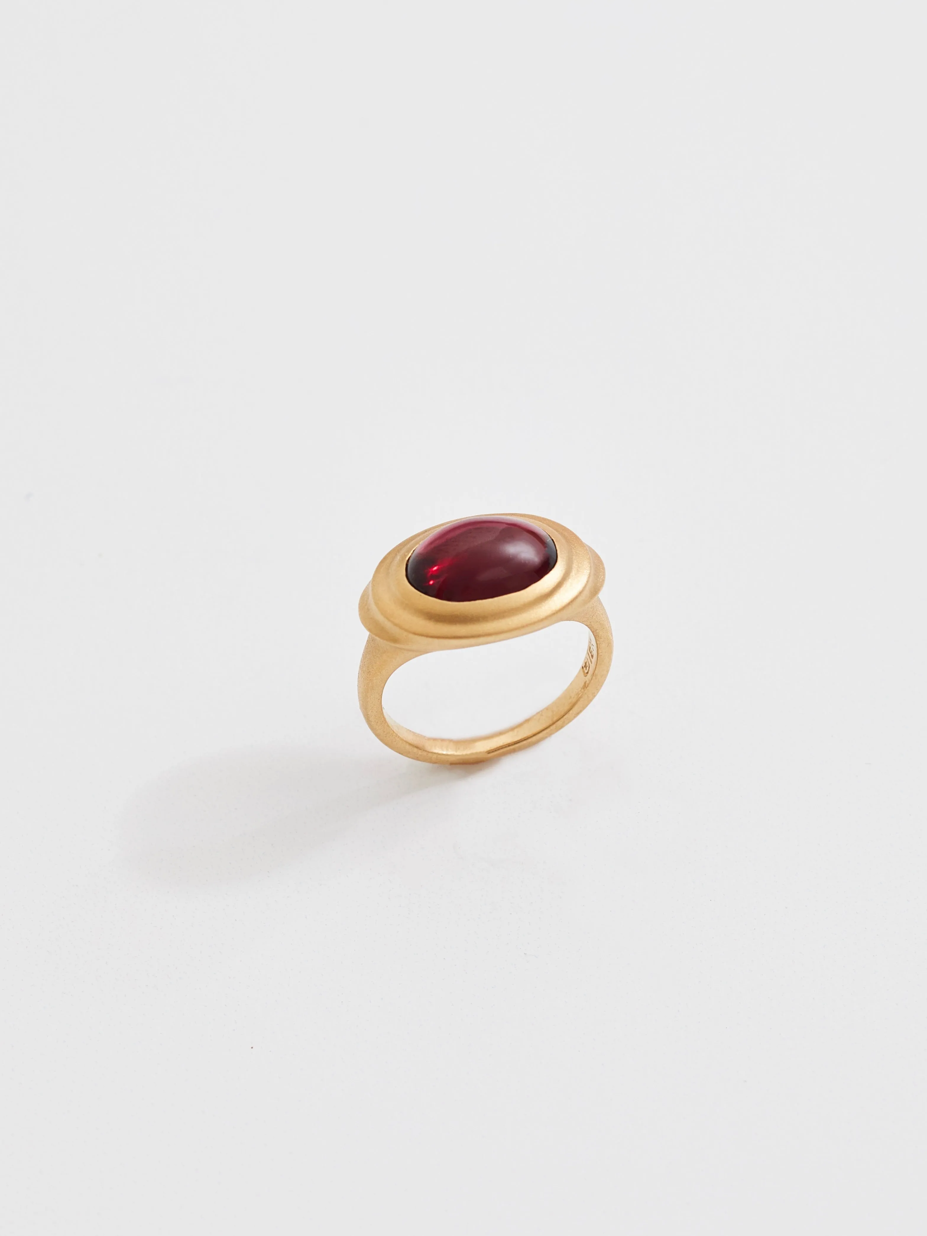 Rhodolite Màre Ring in 18k Royal Gold, Size 8
