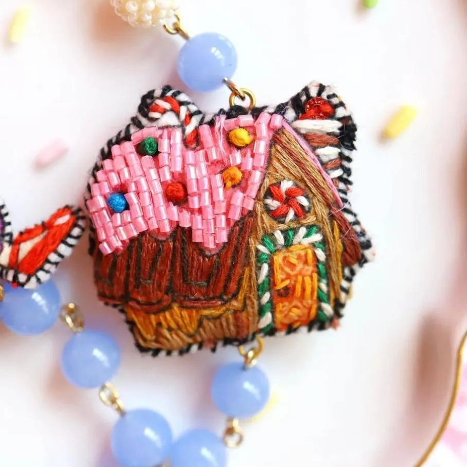 TM - MUS3326 Macaroon Girl Long Necklace