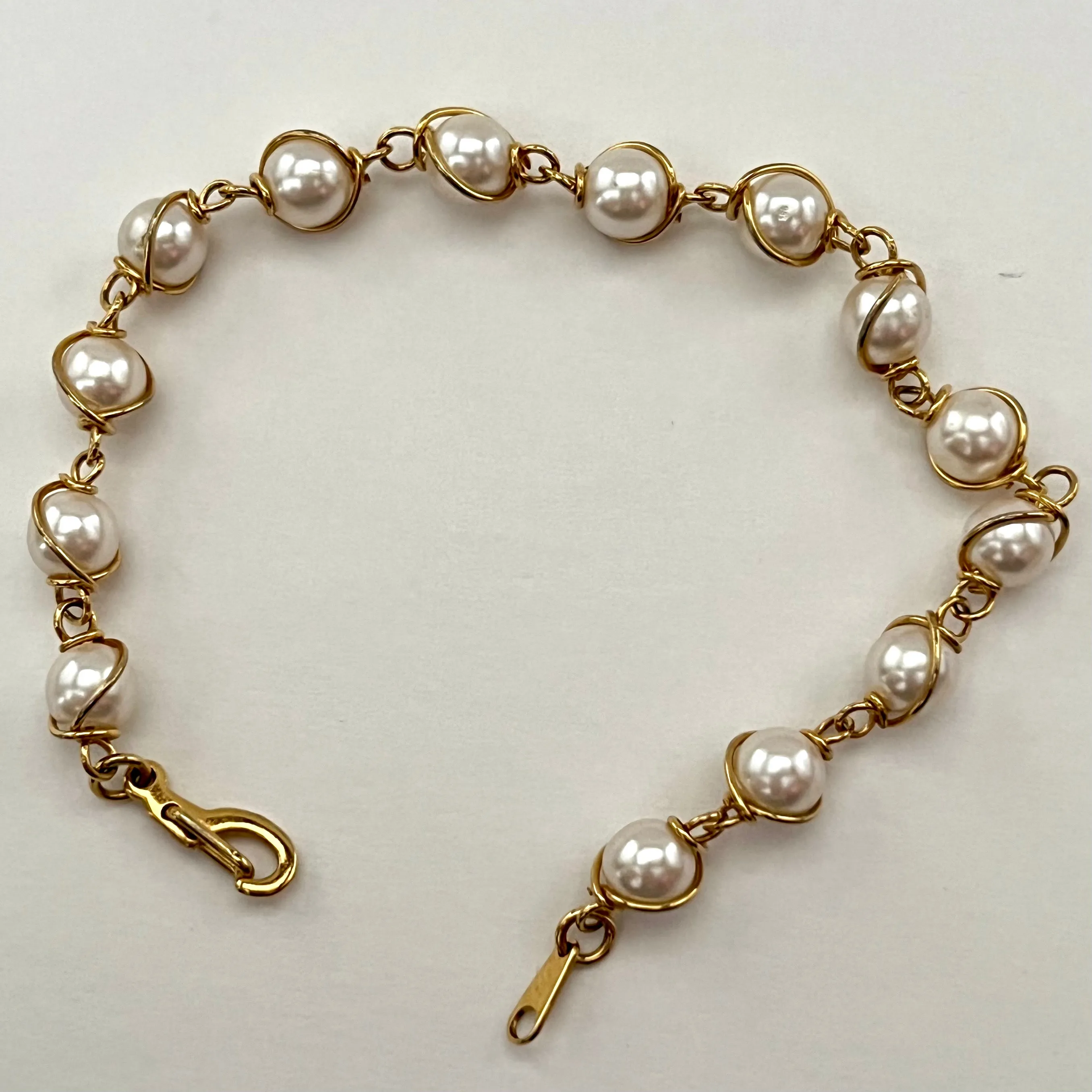 Vintage Pearl & Gold-Tone Wire Bracelet